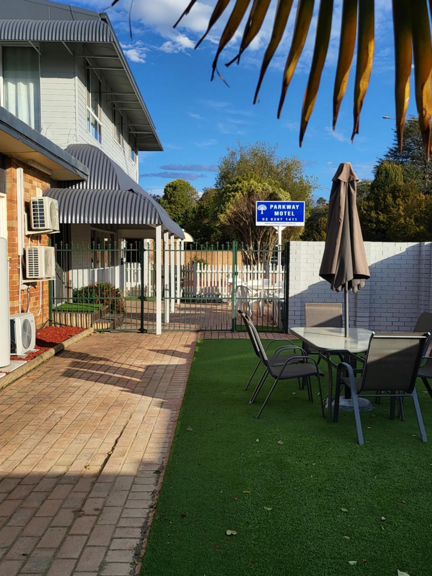 Parkway Motel Queanbeyan Exterior photo